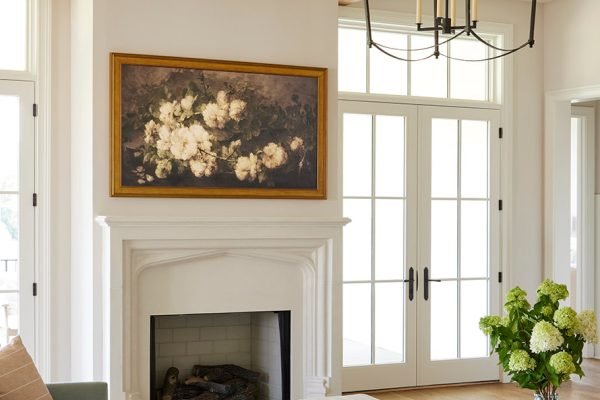 lifestyle-hinged-fireplace-art